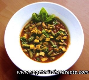 Grüne Bohnensuppe mit Tomaten